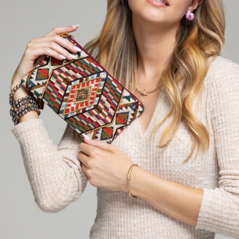 NWT Aztec Patterned Wristlet Clutch Bag